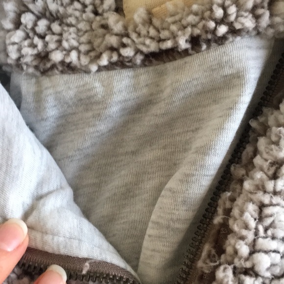 Sherpa Pullover - Picture 7 of 8